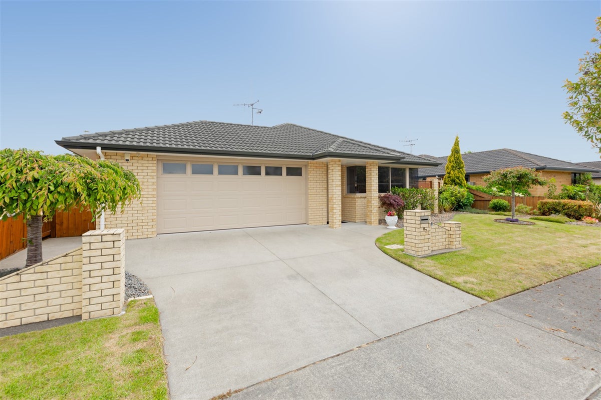 87 The Gardens Drive, Papamoa Beach, Papamoa - Carousel 1