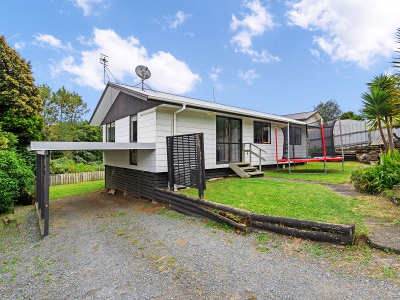 9 Ogle Crescent, Kamo, Whangarei - Carousel 2