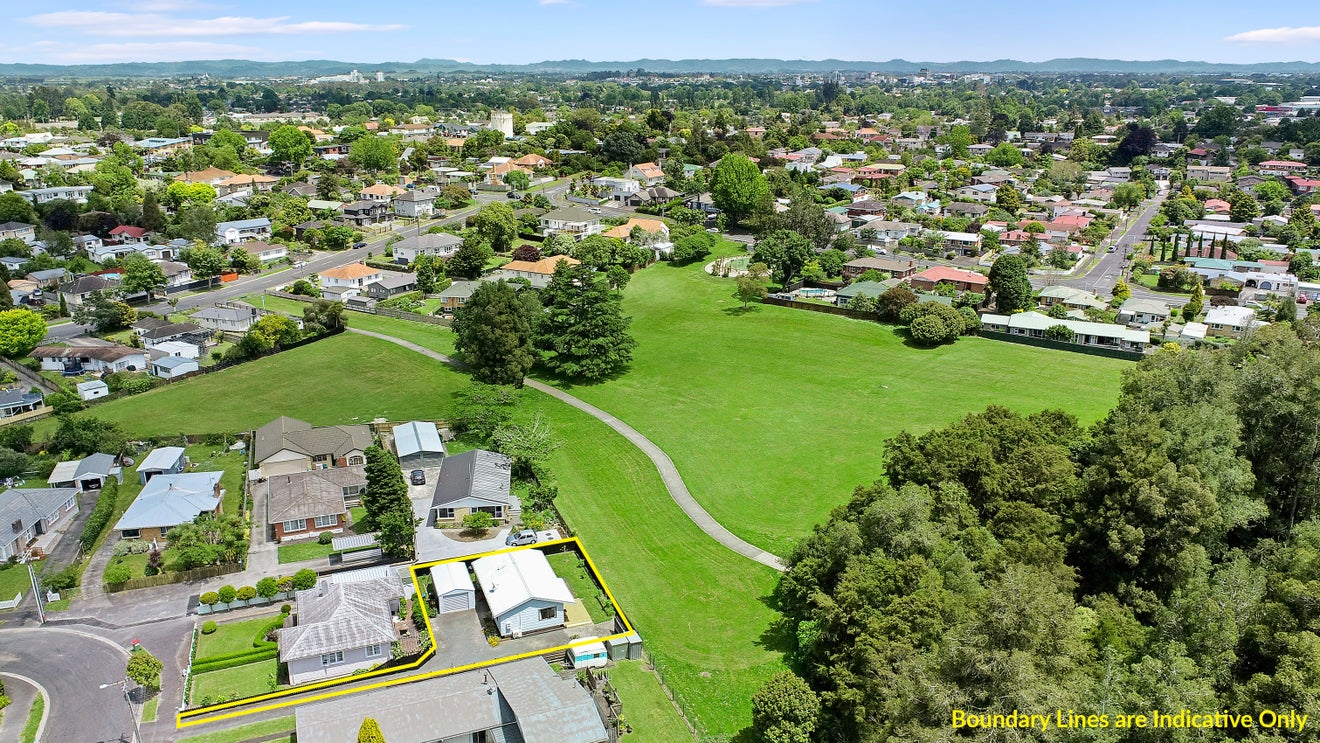 31A Fenwick Crescent, Hillcrest, Hamilton - Carousel 2