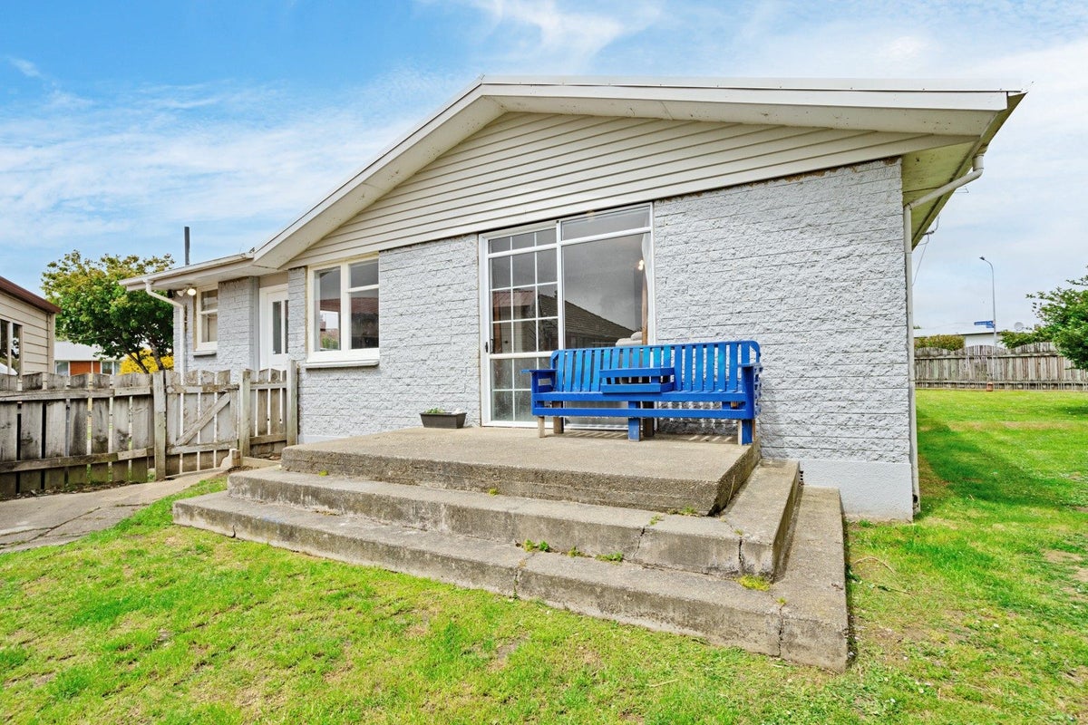 4 Rothesay Place, Rockdale, Invercargill - Carousel 1