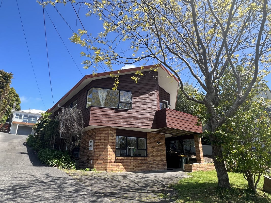 1/14 Clematis Avenue, Murrays Bay, Auckland - Carousel 1