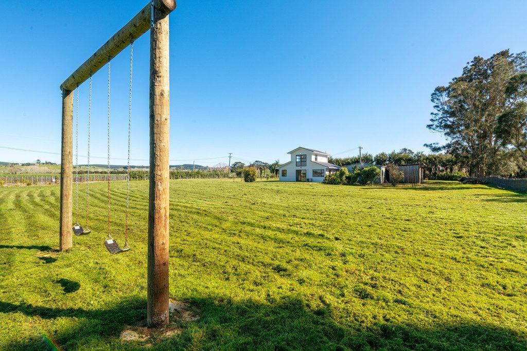 42 Rimmer Road, Helensville, Helensville - Carousel 1