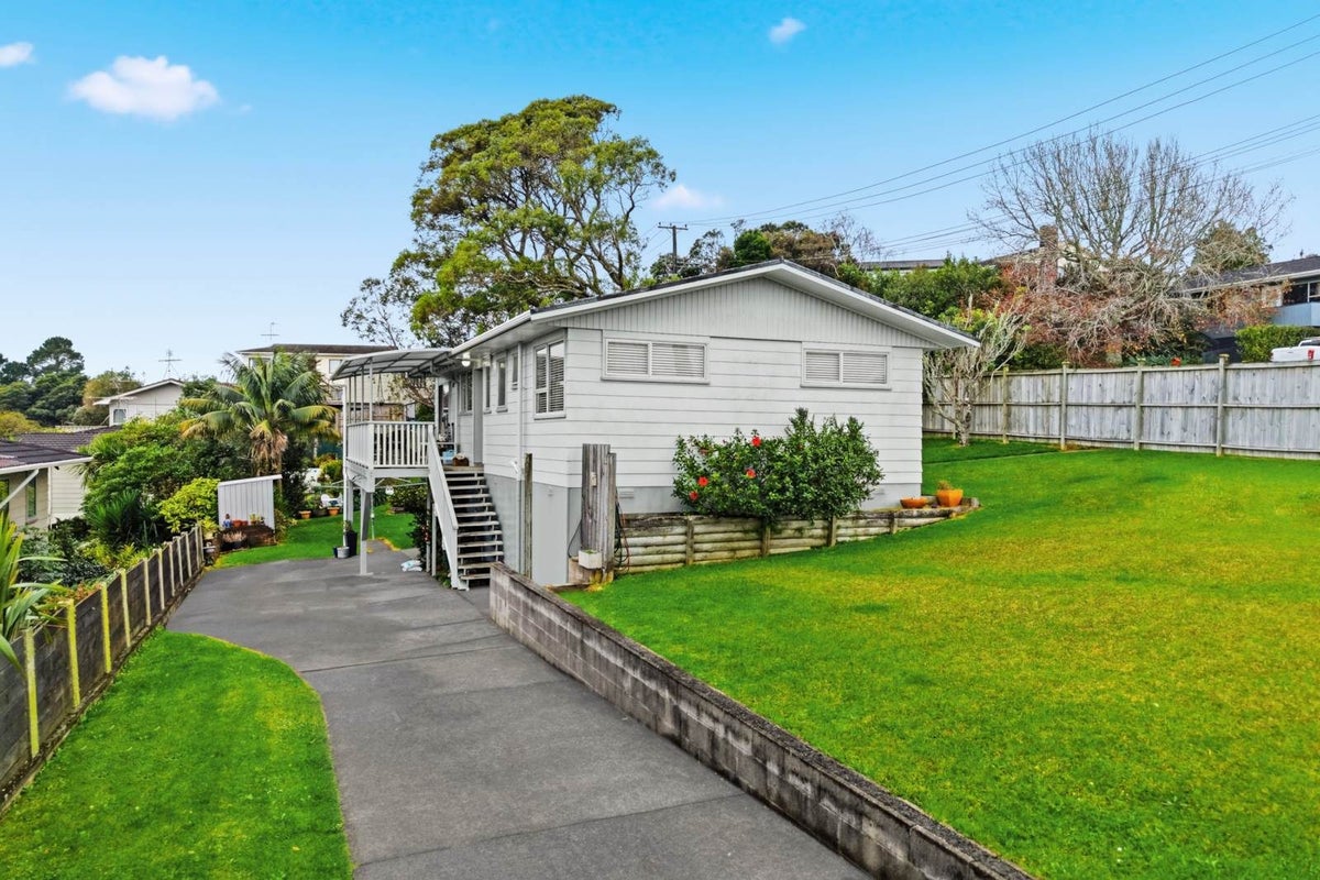 17 Bayview Road, Bayview, Auckland - Carousel 1