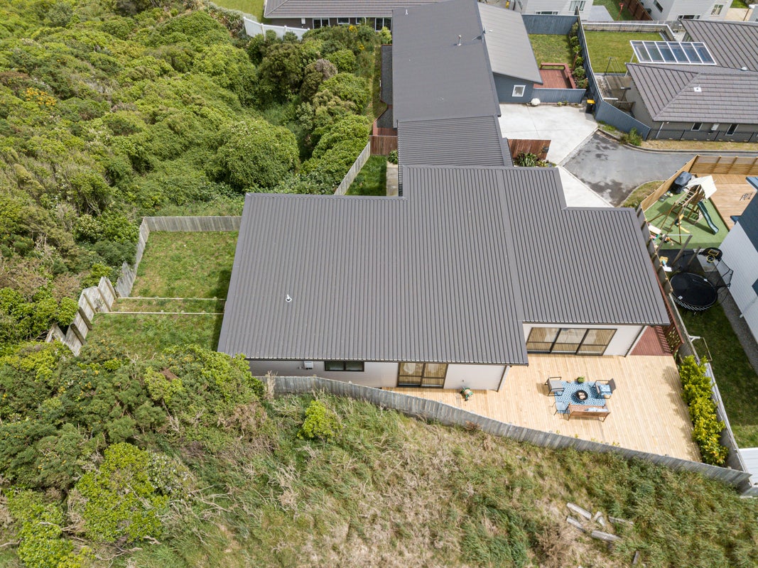 17 Trelawny Terrace, Grenada Village, Wellington - Carousel 20