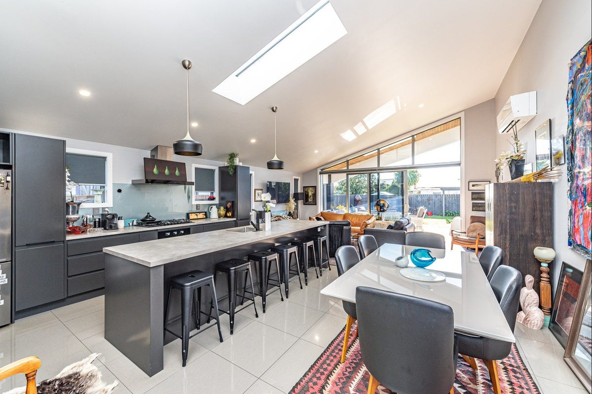 3 Kamahi Street, Castlecliff, Whanganui - Carousel 2