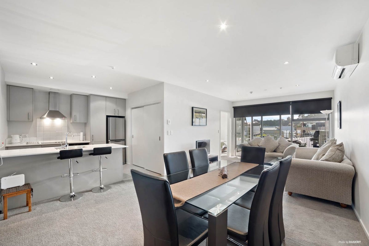 210/40 Library Lane, Albany, Auckland - Carousel 1