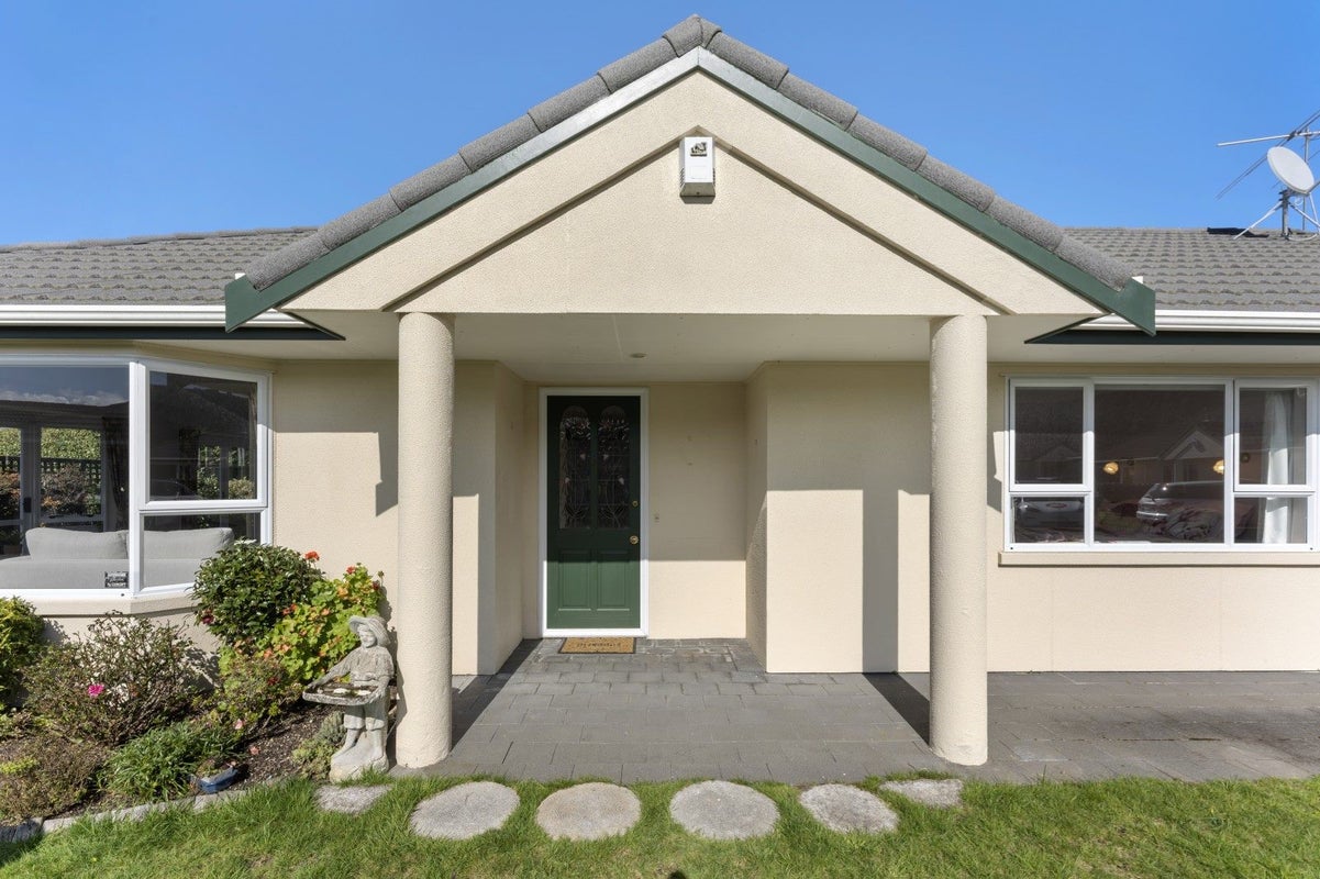 6 Millwood Place, Silverstream, Upper Hutt - Carousel 2