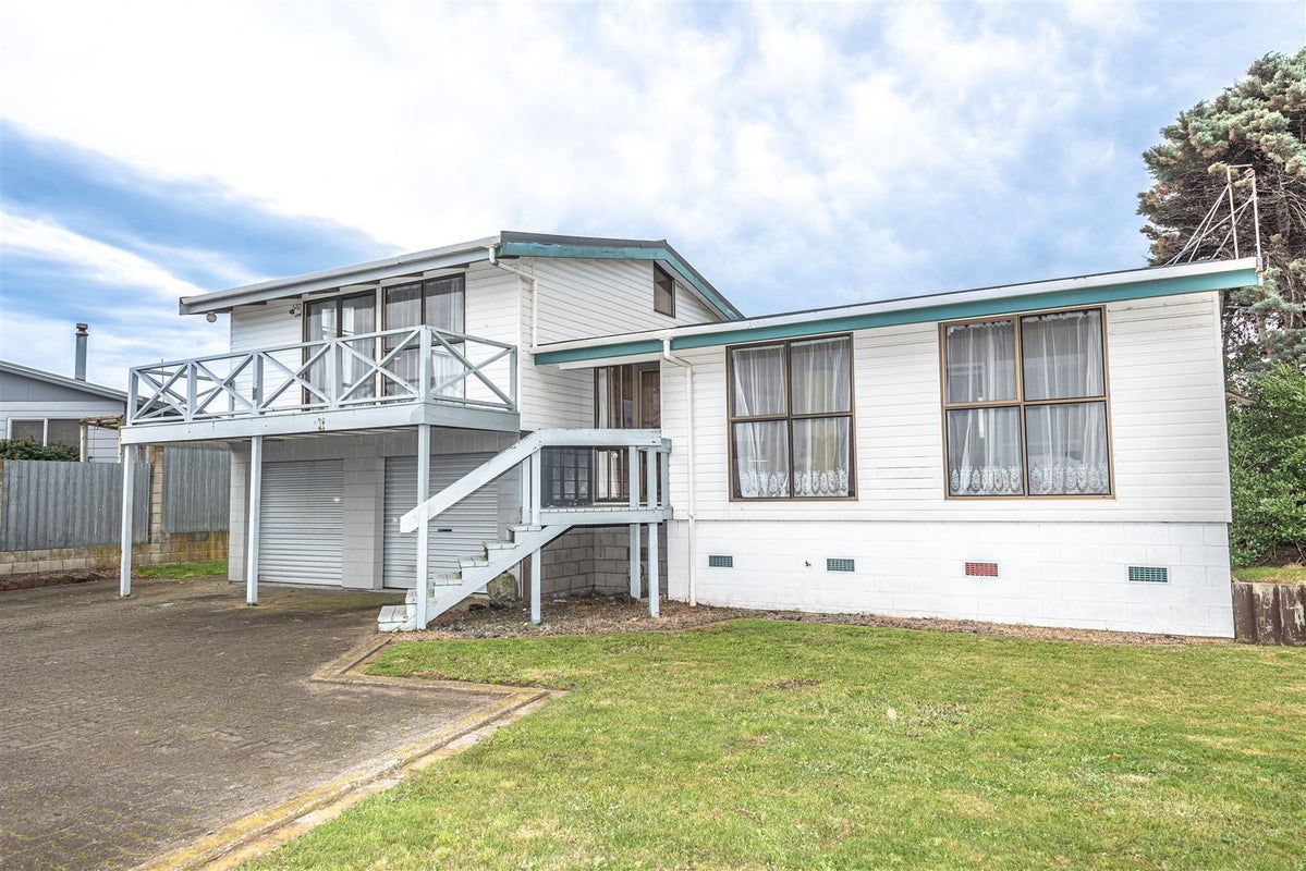 24 Karyn Street, Castlecliff, Whanganui - Carousel 1