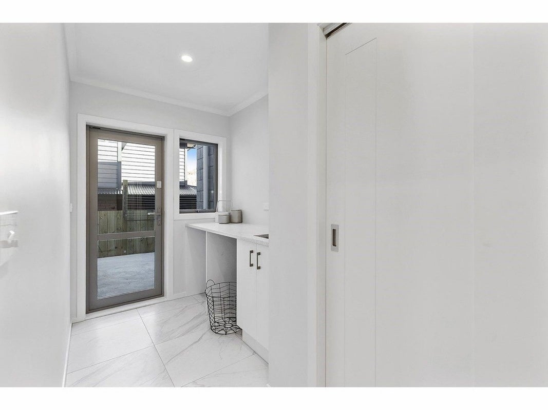 103 Melksham Drive, Churton Park, Wellington - Carousel 20