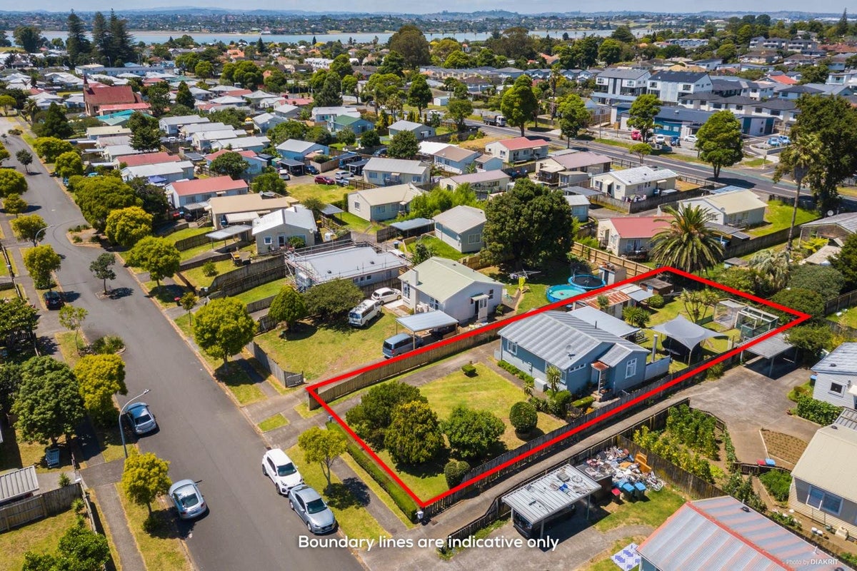 47 Maybury Street, Point England, Auckland - Carousel 1