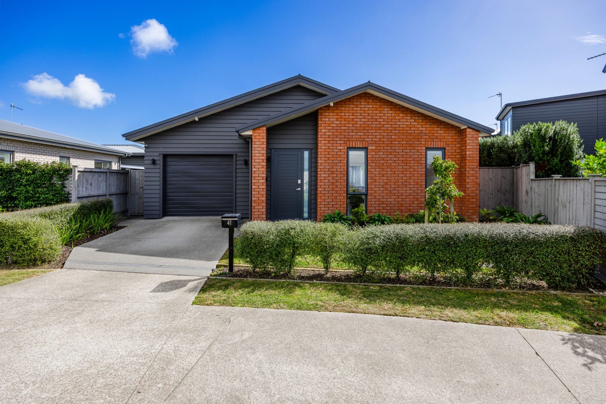 41 Port Way, Rosehill, Papakura - Carousel 2