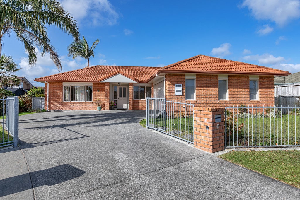 42 Amber Drive, Tikipunga, Whangarei - Carousel 1