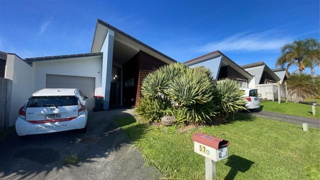57A Aspiring Avenue, Flat Bush, Auckland - Carousel 1