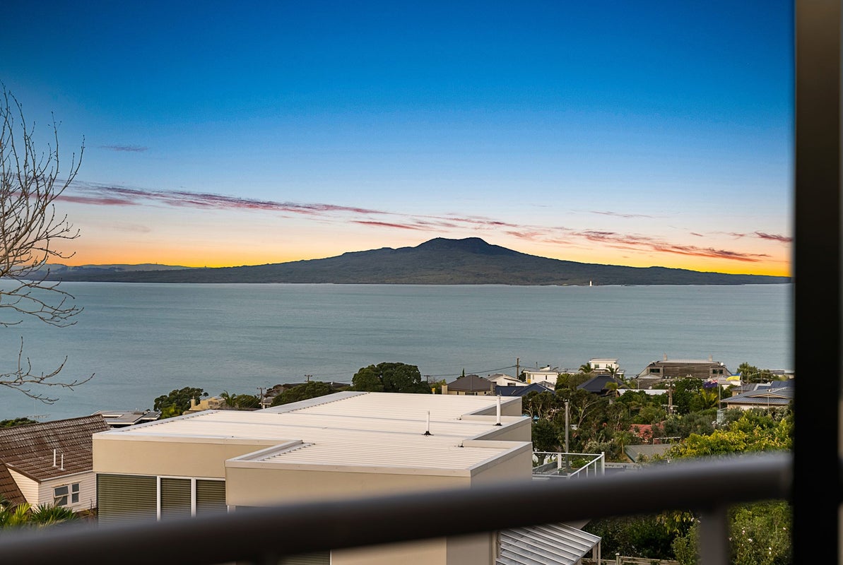 11B Midway Avenue, Castor Bay, Auckland - Carousel 2