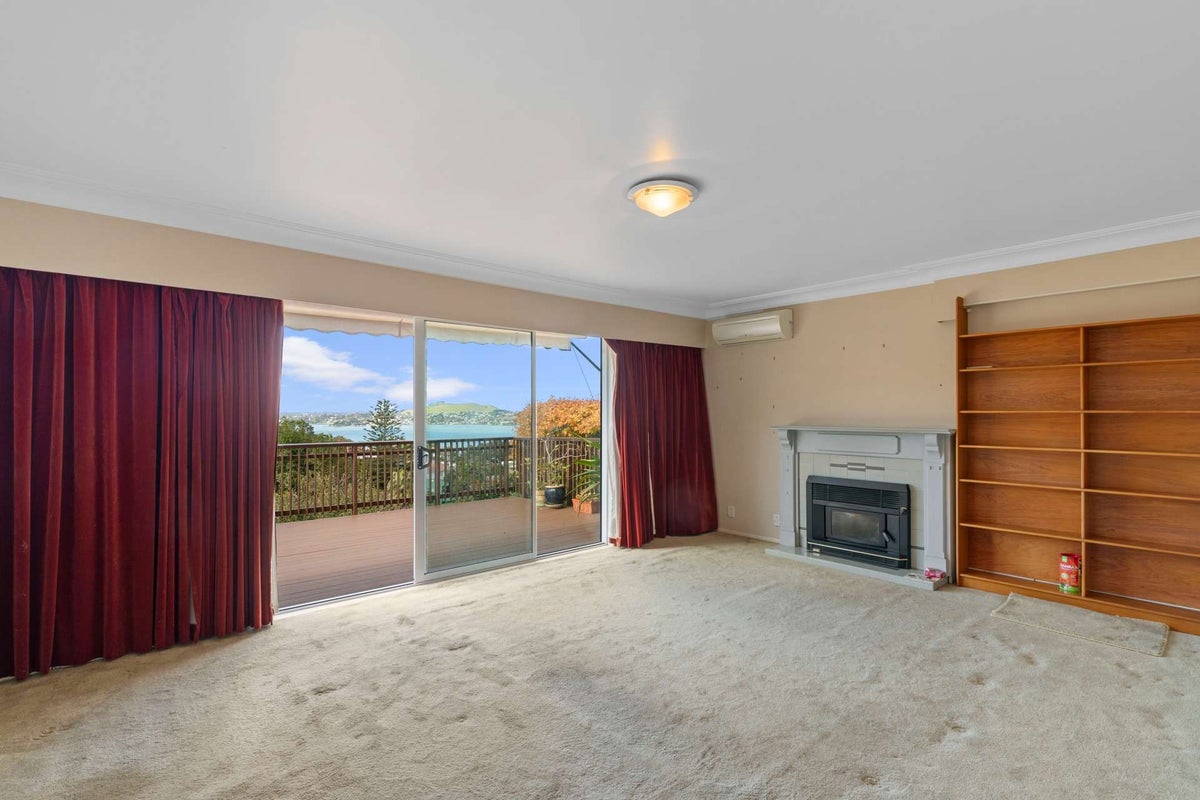 4 Viking Avenue, Hillsborough, Auckland - Carousel 1