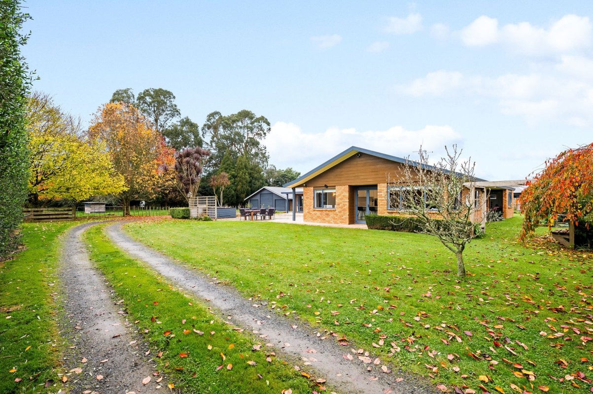 27 Bollard Road, Tamahere, Hamilton - Carousel 1