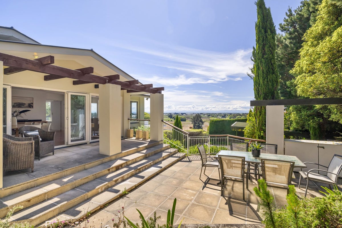 425 Cashmere Road, Westmorland, Christchurch - Carousel 21