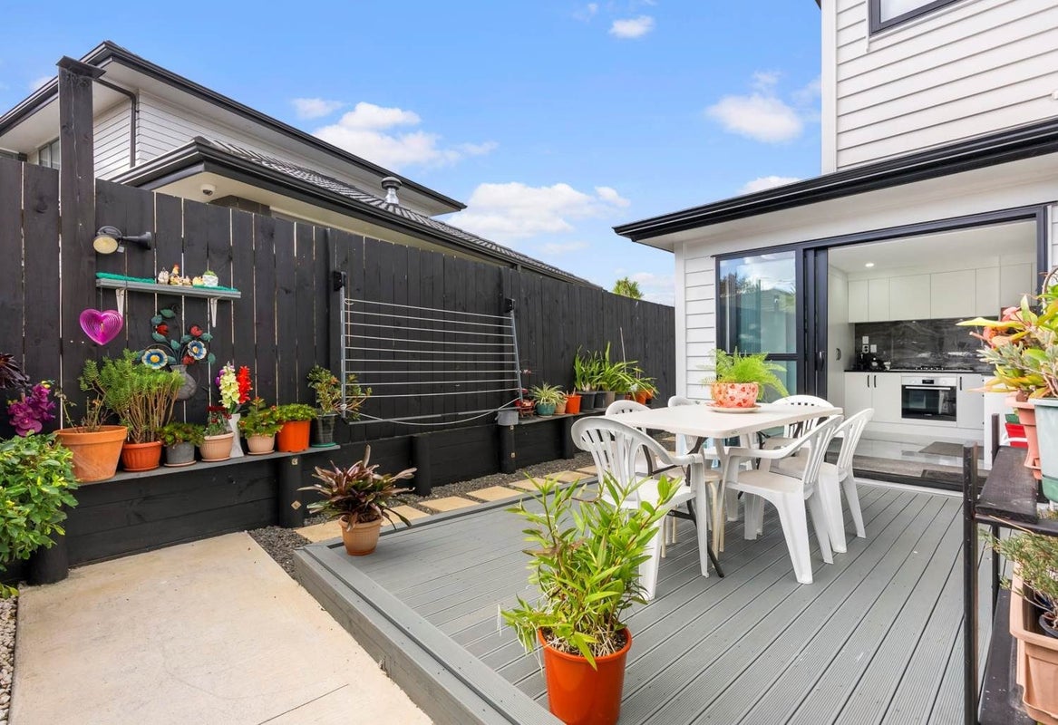49 Buckingham Crescent , Papatoetoe, Auckland - Carousel 2