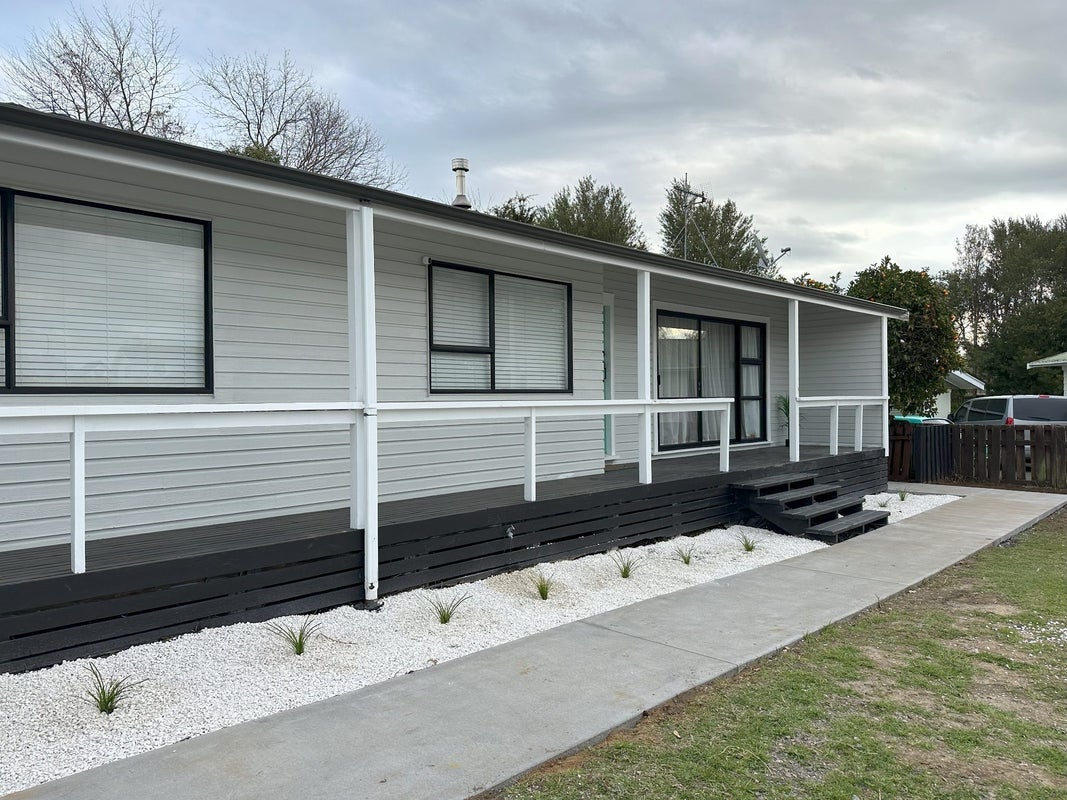 11 Frost Place, Pukete, Hamilton - Carousel 1