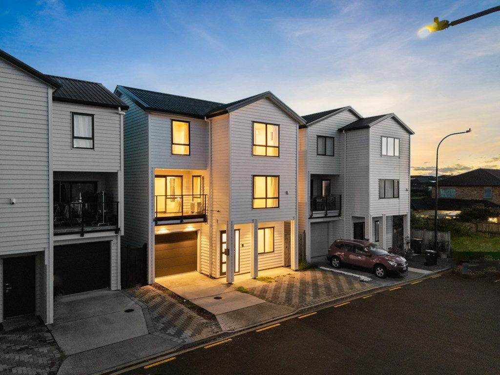 27 Laquinta Place, Flat Bush, Auckland - Carousel 1