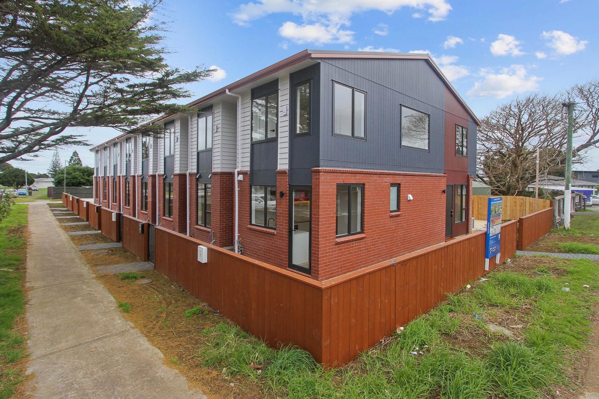 7/1 Arbor Close, Manurewa, Auckland - Carousel 21