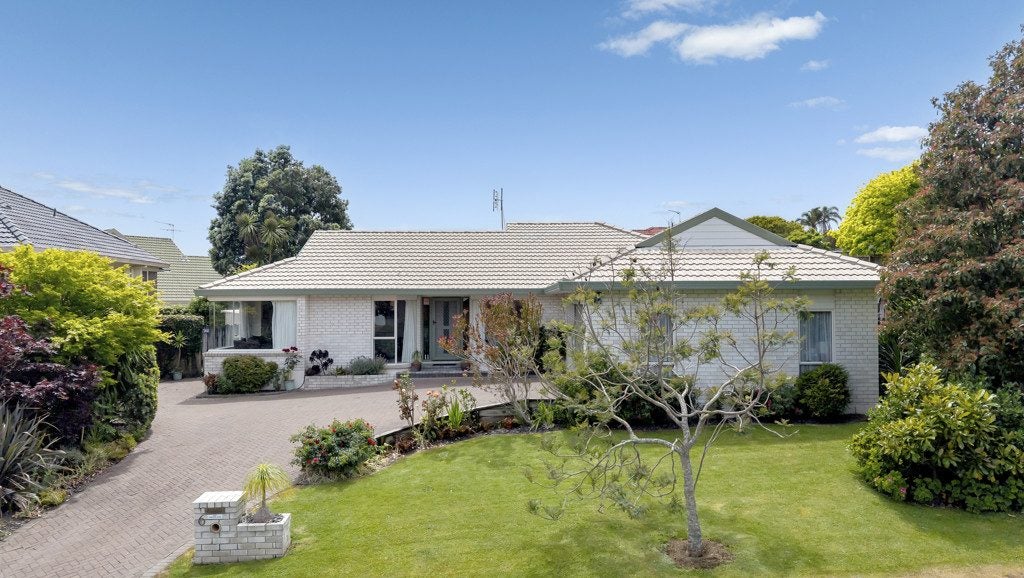 6 Bampton Rise, Northpark, Auckland - Carousel 1