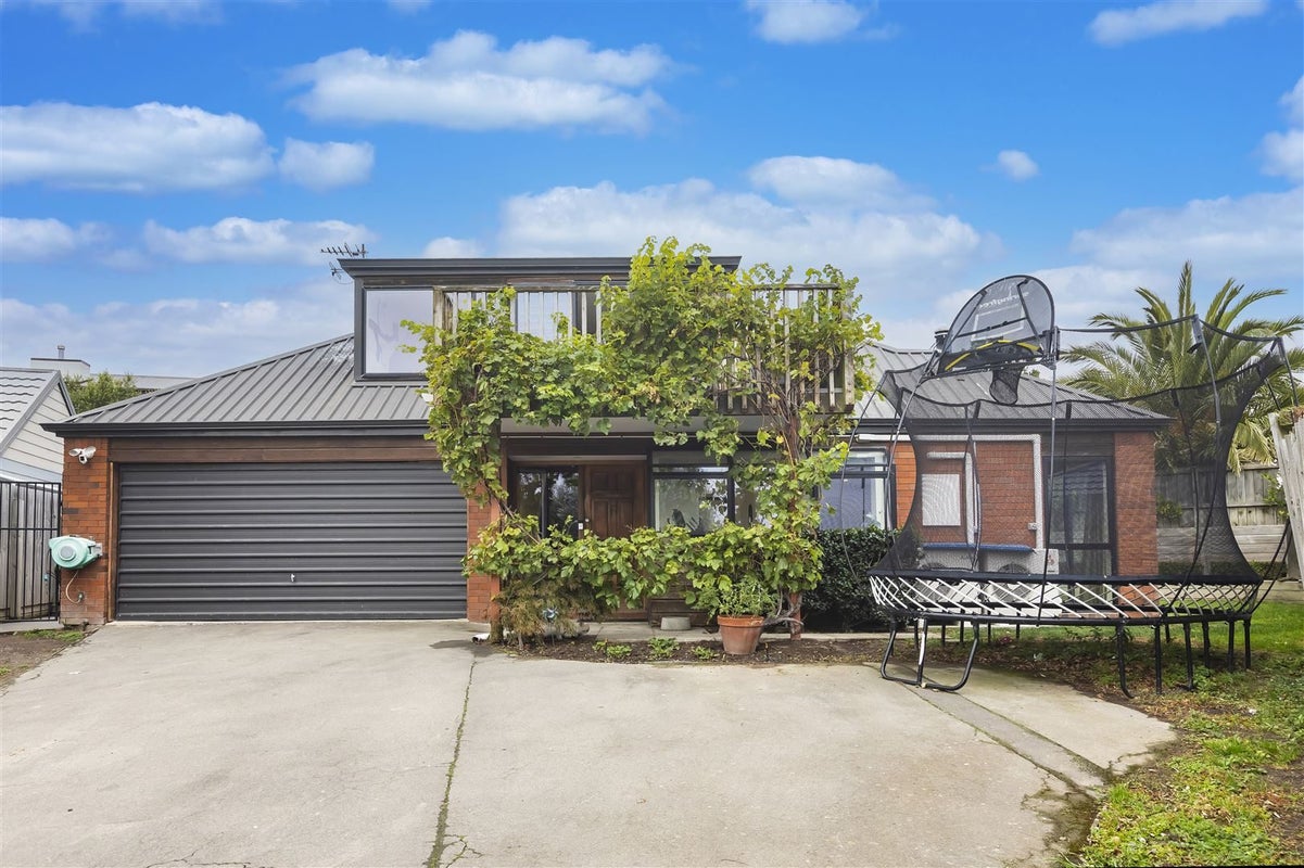 80A Ravensdale Rise, Westmorland, Christchurch - Carousel 1
