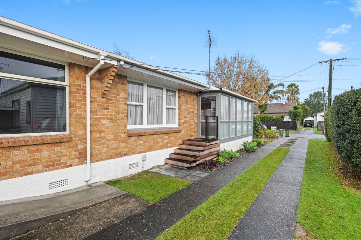 14A St Winifreds Avenue, Hamilton East, Hamilton - Carousel 13