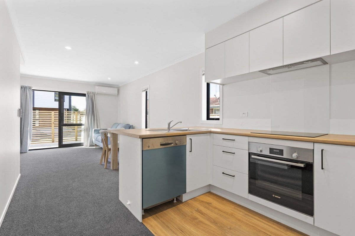 1/150 Te Rapa Road, Beerescourt, Hamilton - Carousel 1