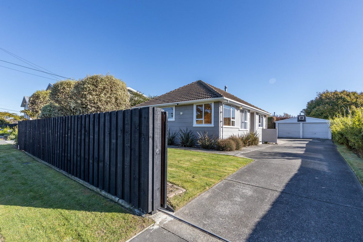 14 Glenfield Crescent, Mairehau, Christchurch - Carousel 13