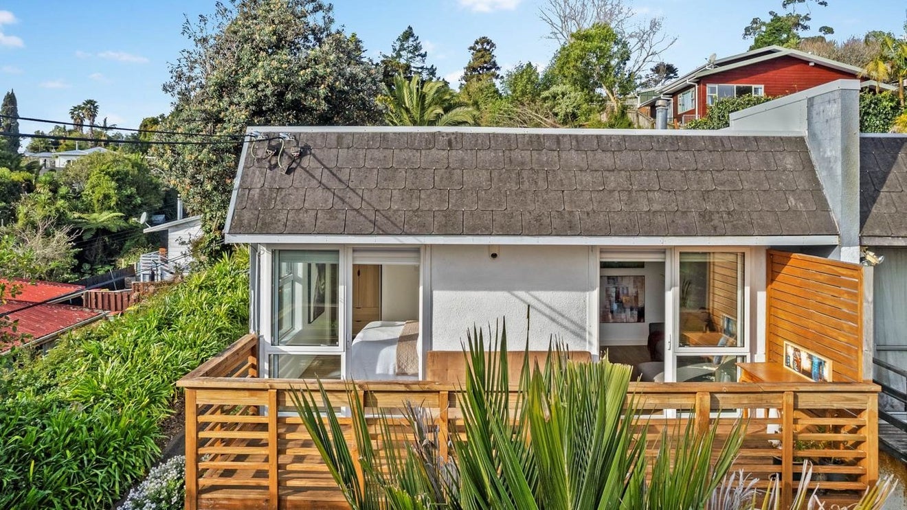 9 Rangeview Road, Sunnyvale, Auckland - Carousel 1