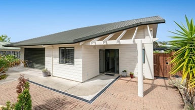 70 Donald Street, Stanmore Bay, Whangaparaoa - Carousel 1