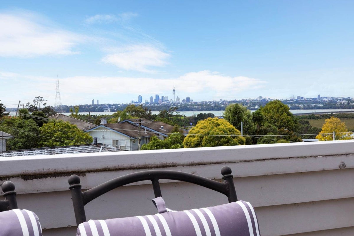 10 Merchant Avenue, Te Atatu South, Auckland - Carousel 2