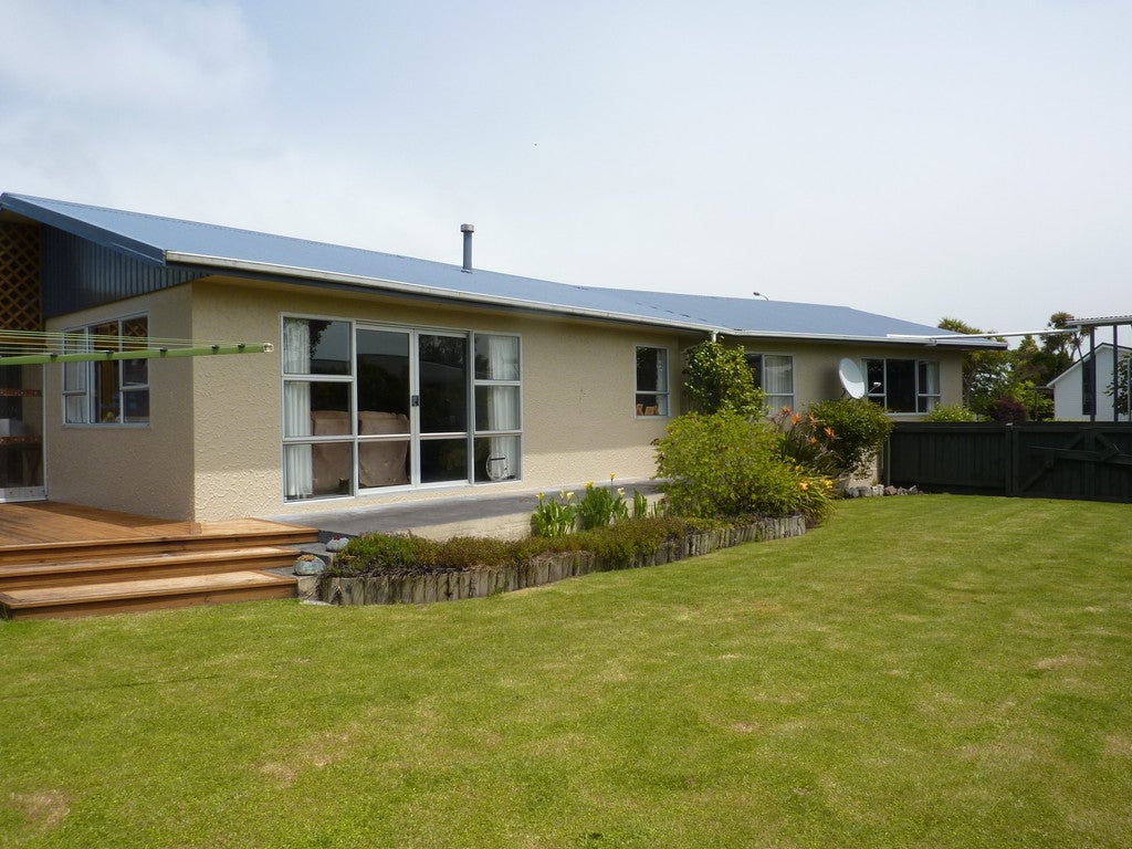 2 Martin Place, Carters Beach, Westport - Carousel 1