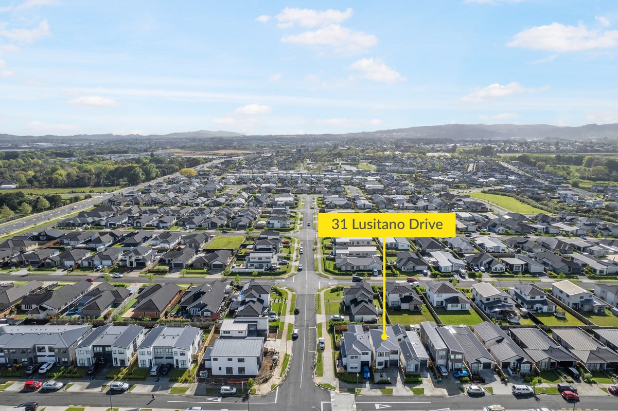 31 Lusitano Drive, Karaka, Papakura - Carousel 2
