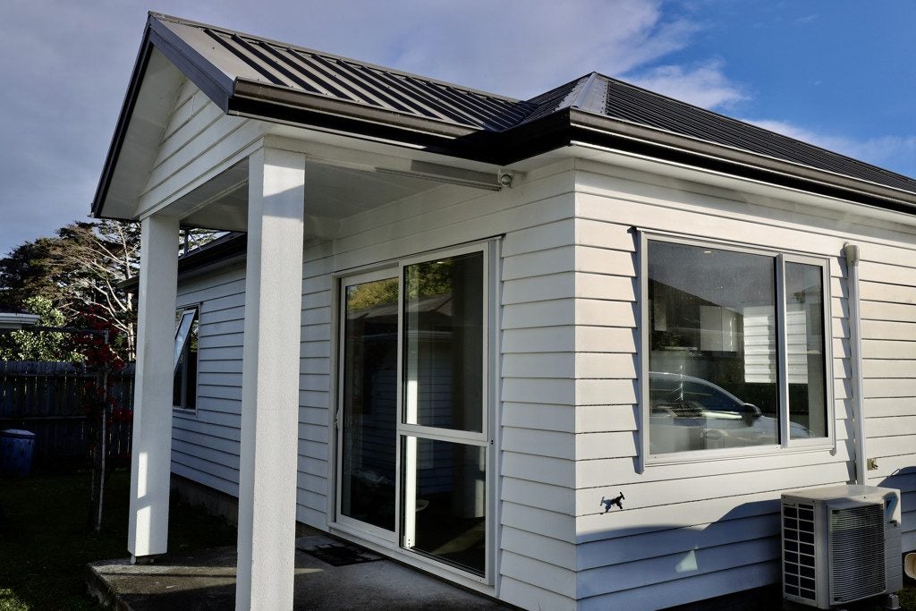 80 Seymour Road, Sunnyvale, Auckland - Carousel 1