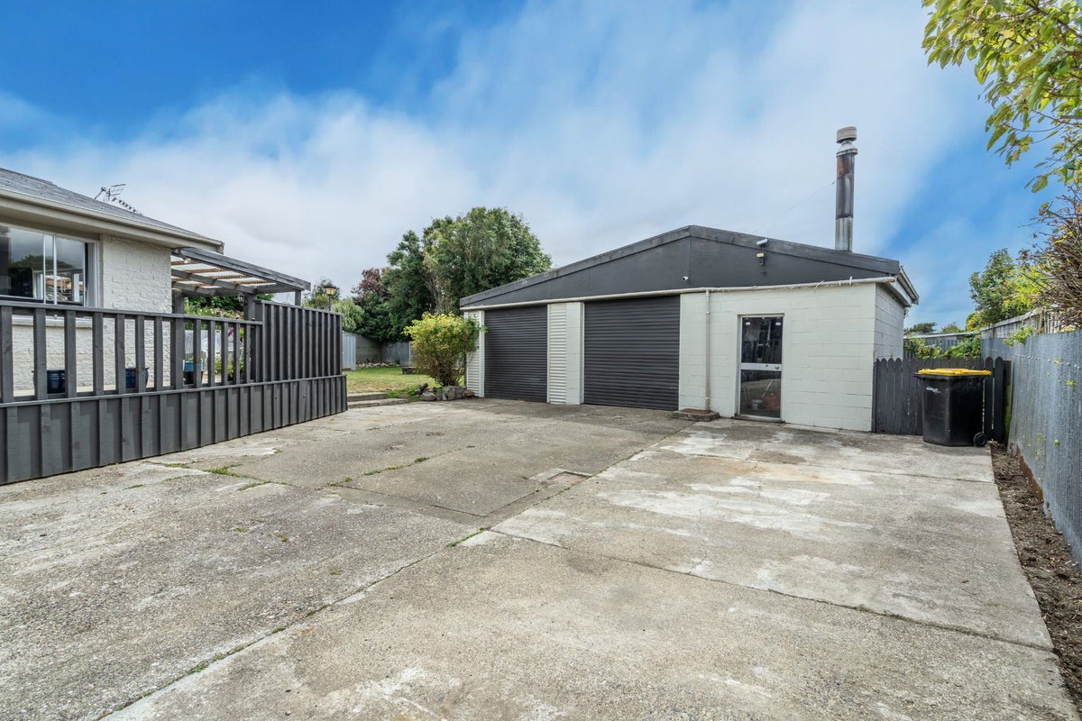 27 Iona Place, Strathern, Invercargill - Carousel 21