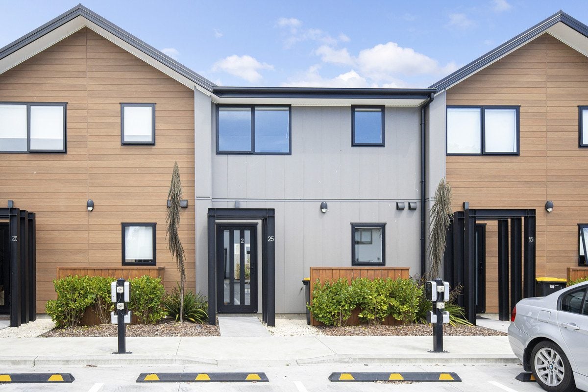 2/25 Hargest Crescent, Sydenham, Christchurch - Carousel 1