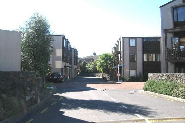 24 Dovedale Place, Parnell, Auckland - Carousel 13