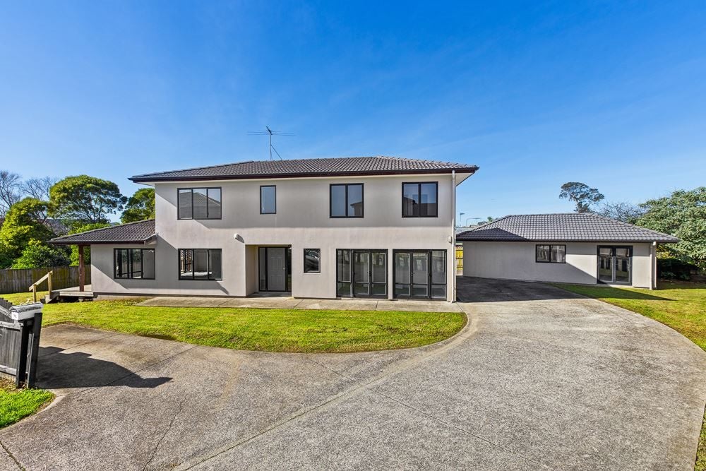 11 Tomes Lane, Favona, Auckland - Carousel 1