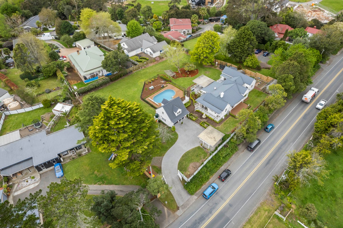 28 Whitford Park Road, Howick - Carousel 35
