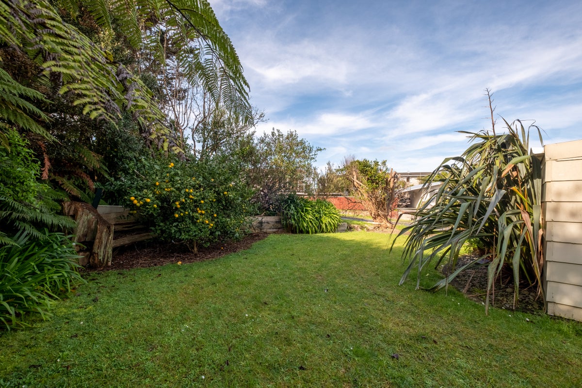 2 Shaldon Crescent, Blagdon, New Plymouth - Carousel 20