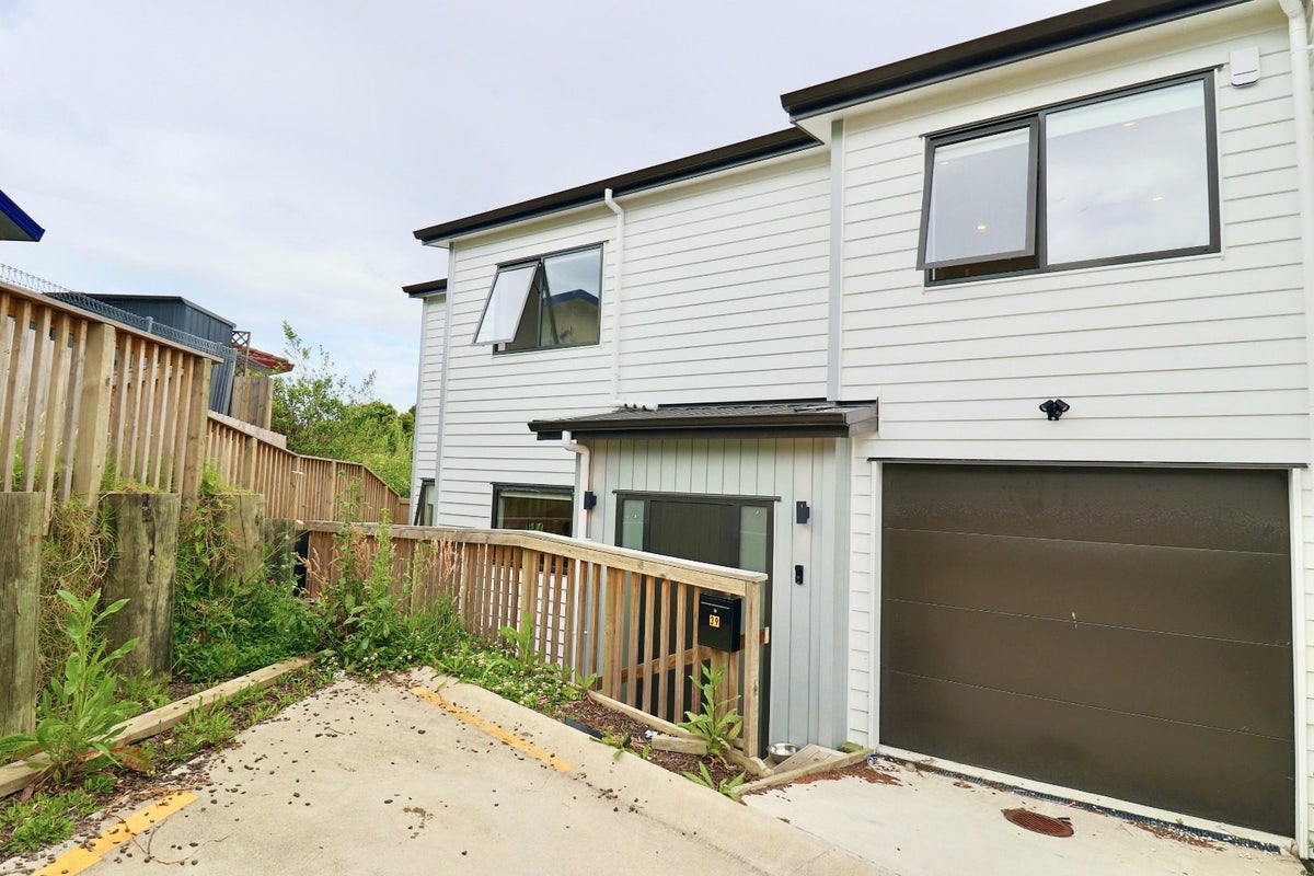 39 Korokio Lane, Henderson, Auckland - Carousel 1