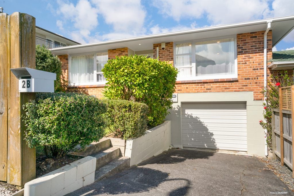 2B Cheriton Road, Mellons Bay, Auckland - Carousel 1