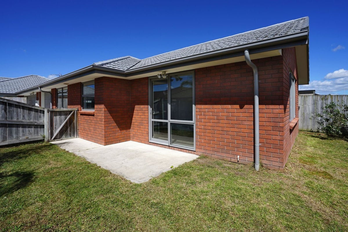 38 Sirius Crescent, Rototuna North, Hamilton - Carousel 1