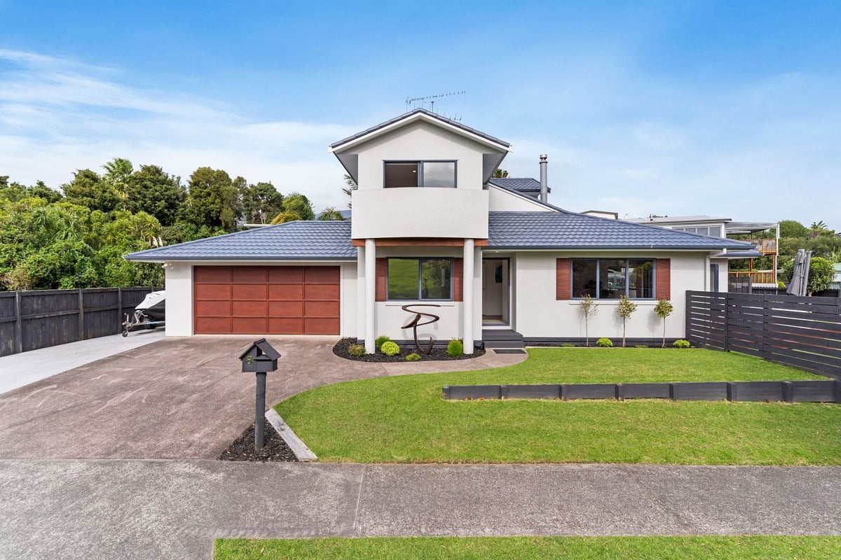8 Toomer Place, Beachlands, Auckland - Carousel 25