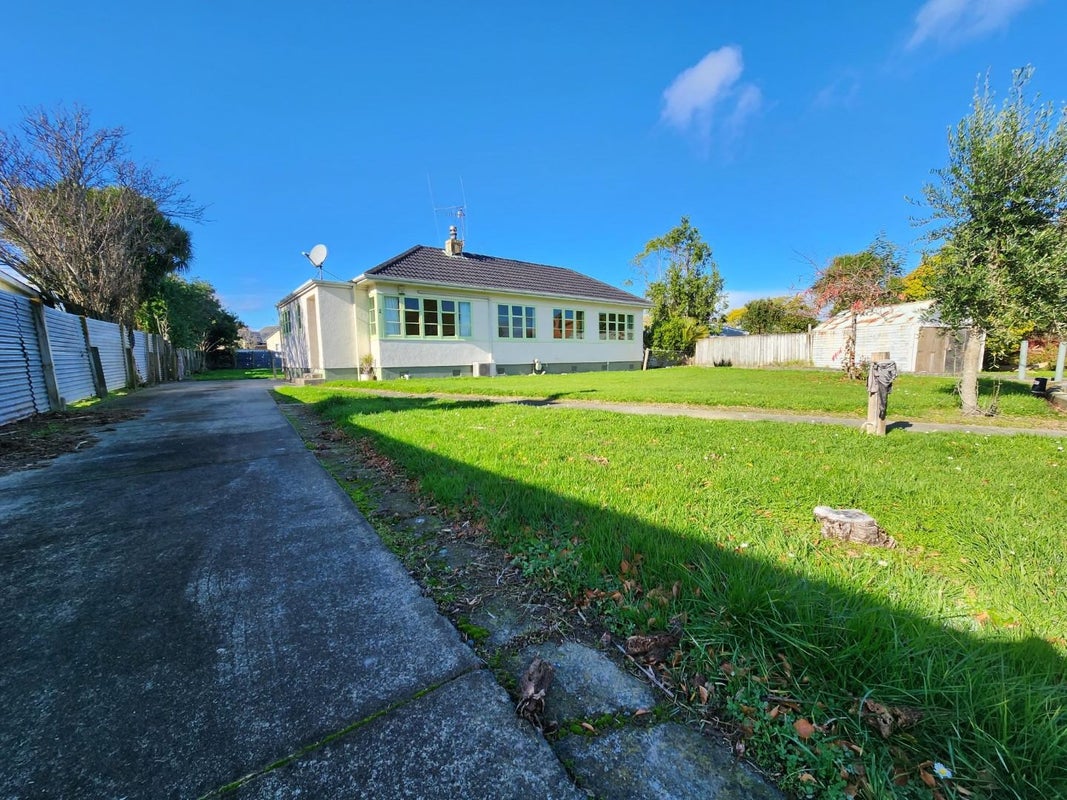 2 Townshend Place, West End, Palmerston North - Carousel 1