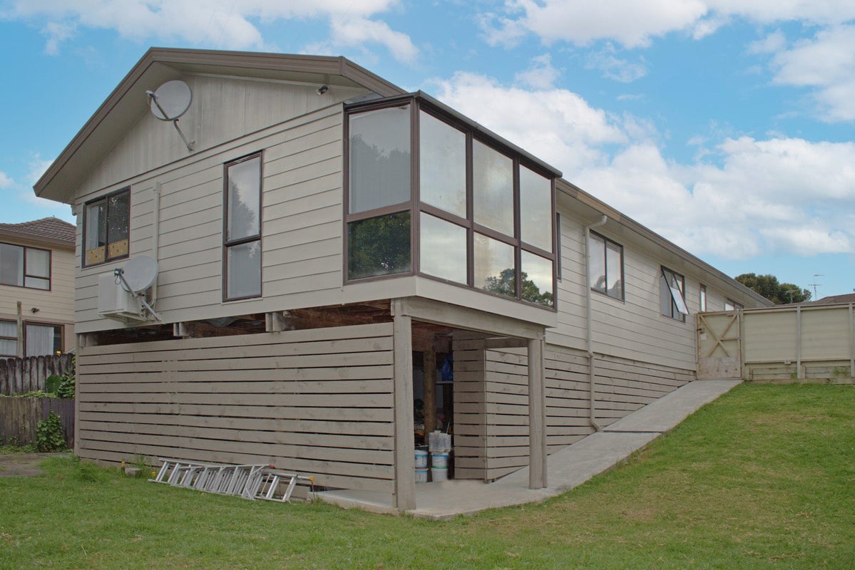 7 Halloran Place, Massey, Auckland - Carousel 2
