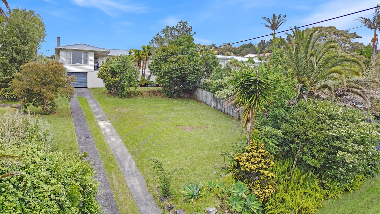 13 Hilltop Avenue, Morningside, Whangarei - Carousel 1