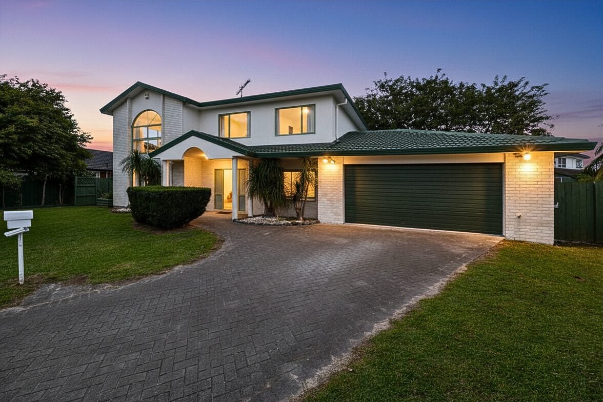 16 Cumbrian Place, Conifer Grove, Takanini - Carousel 1
